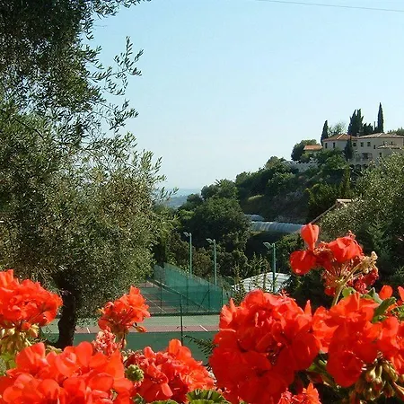 Mas Des Oliviers Bed and breakfast