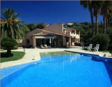 Mas Des Oliviers Bed and breakfast Niza