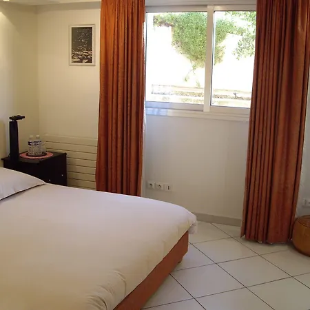 Mas Des Oliviers Bed and breakfast